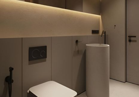 Minimalist Toilet - Grawisa Residence